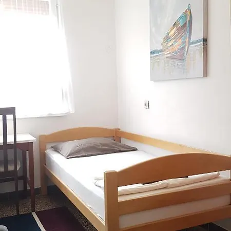 Apartman Kresnikova 아파트