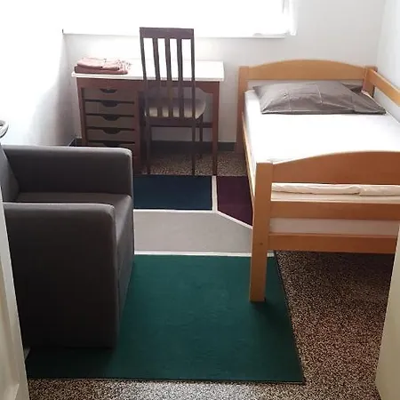 아파트 Apartman Kresnikova